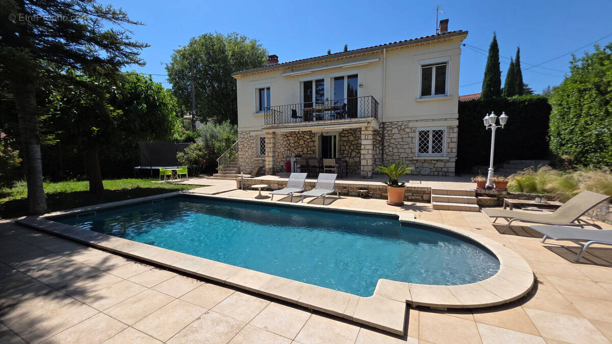 Maison à VILLENEUVE-LES-AVIGNON