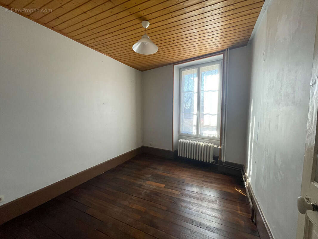 Maison à SAINT-SAULGE