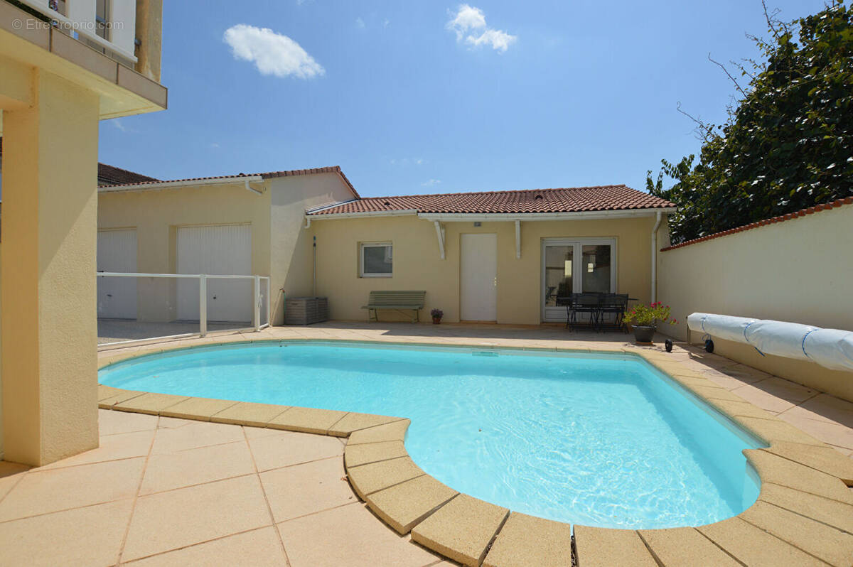 Maison à SAINT-MARCEL-LES-VALENCE