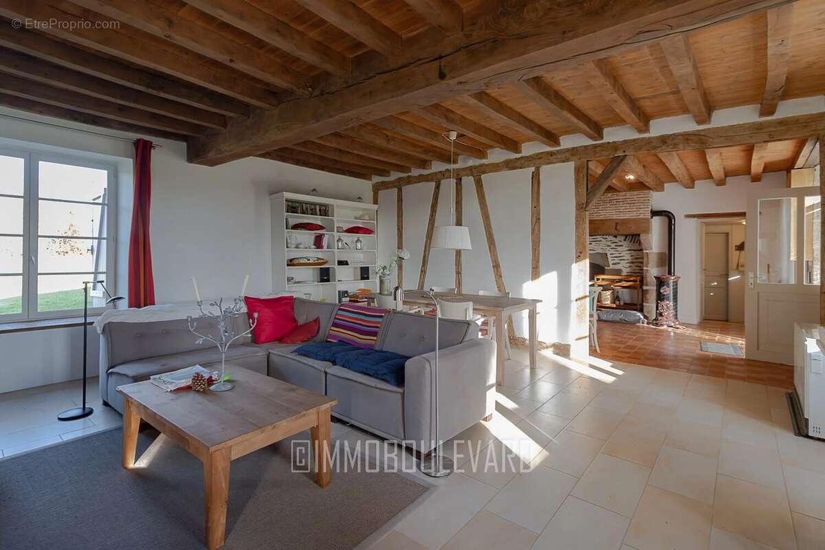 Maison à BOUSSAC-BOURG