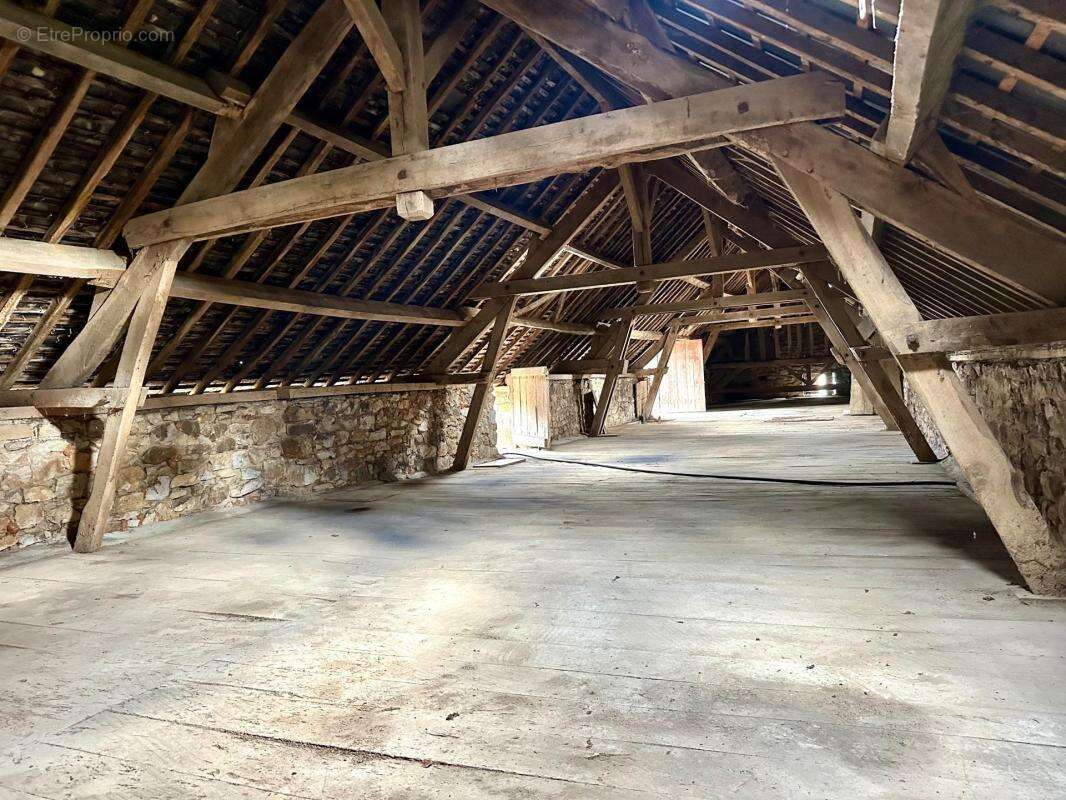 Maison à COMBOURTILLE