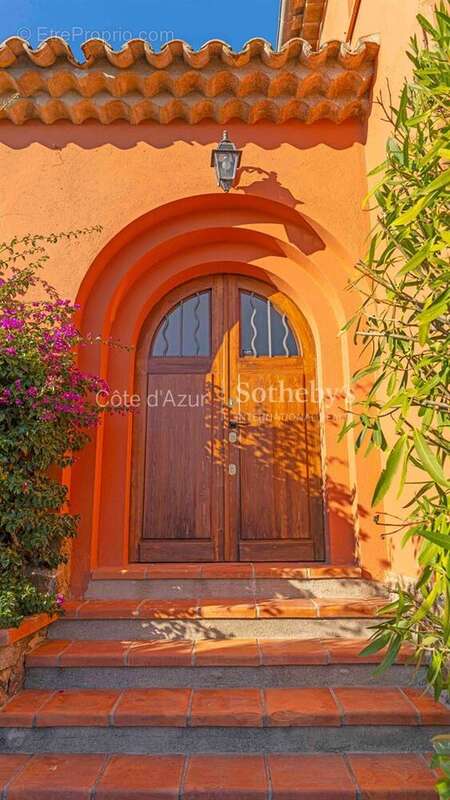 Villa Art Déco rénovée avec vue mer, à 300 m des plages, Sainte-Maxime, Golfe de Saint-Tropez - photo 17