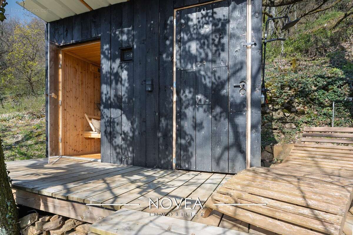 Maison à COUZON-AU-MONT-D'OR