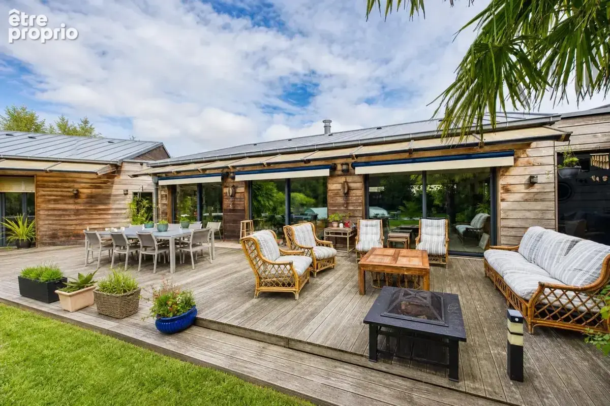 Maison atypique de 10 pièces, de 334m² sur 6680m2 à Ploumilliau - photo 1