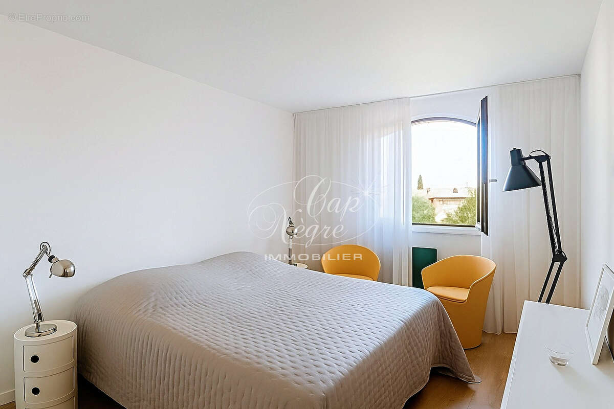 Appartement rénové vue mer & port à vendre aux marines de cogolin - golfe de saint tropez - photo 7