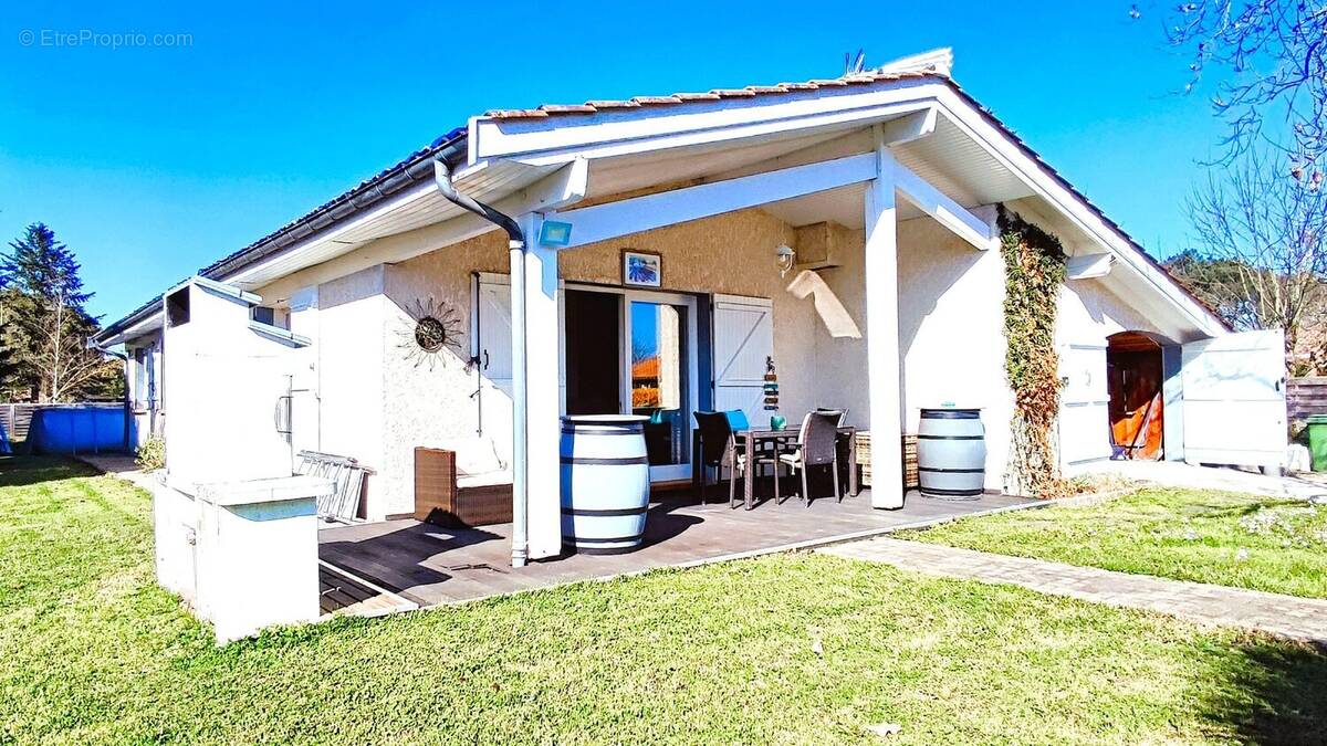 Maison à PAREMPUYRE