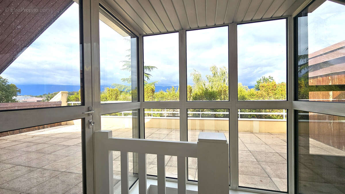 Appartement à FERNEY-VOLTAIRE