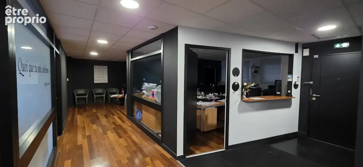 Bureaux de standing   246 m2   vue montagne & archipel    10 places de stationnement - photo 1