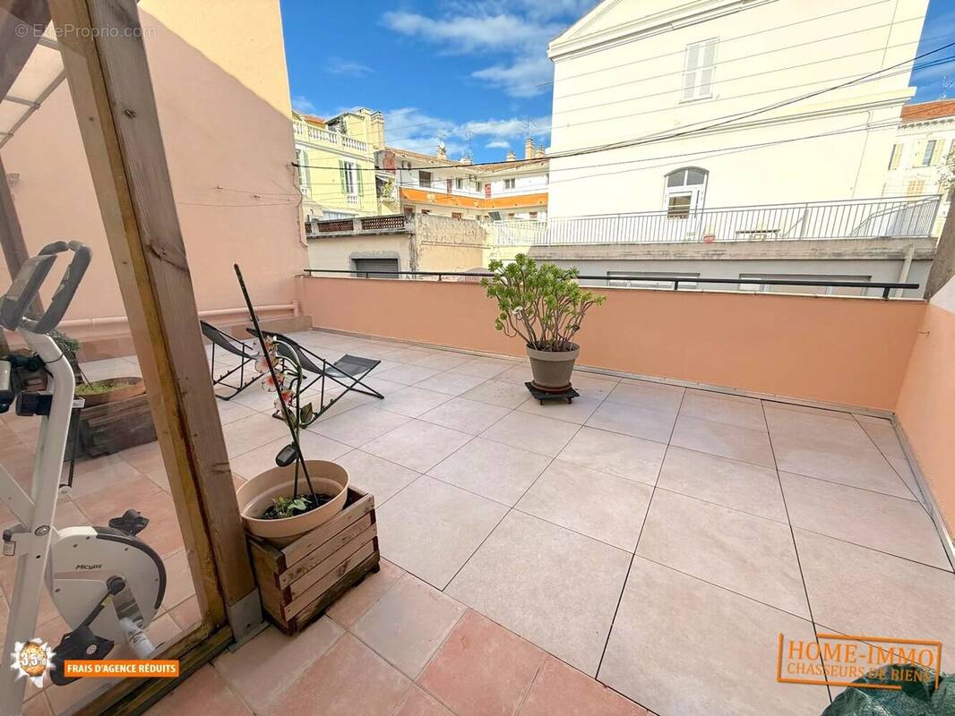 Appartement à VALLAURIS