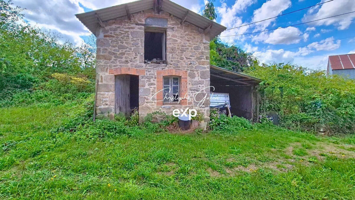Maison à CHATEAUPONSAC