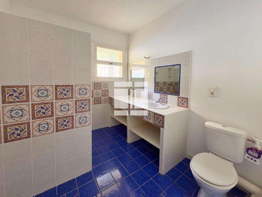 AJACCIO – Route des Îles Sanguinaires – Spacieux T4 de 150 m² avec terrasse filante de 60 m² exposée plein sud - photo 9