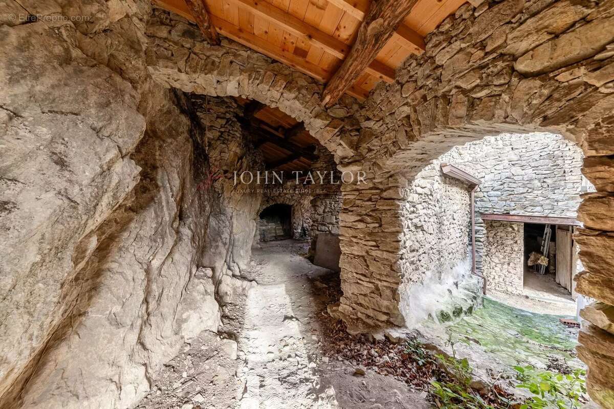 Maison à VAISON-LA-ROMAINE