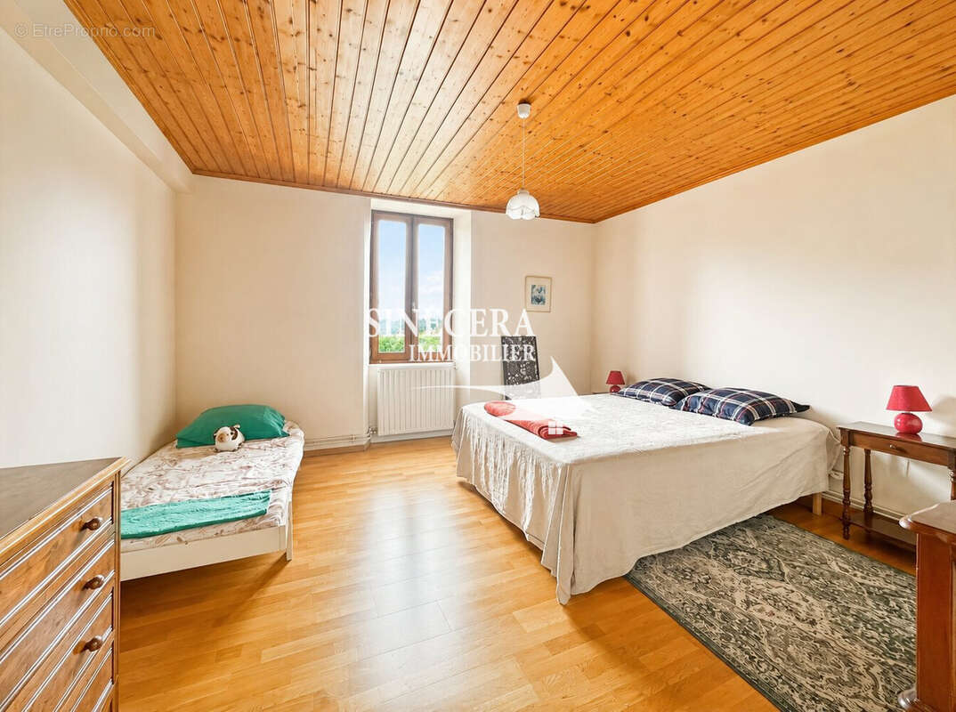 Maison 225 m² à Saint-Privat-Des-Pres  - photo 6