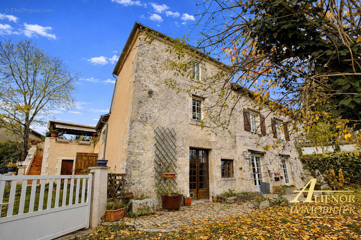 Maison à BIRAS