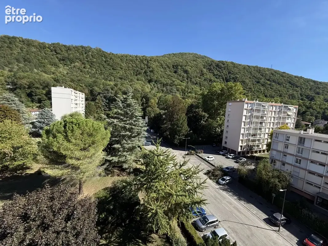 Saint-martin-d’hères – t4 traversant, lumineux et vue dégagée - photo 13