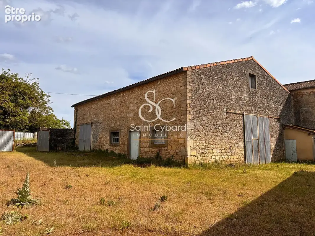 Maison  de caractere à rénover intégralement - photo 13