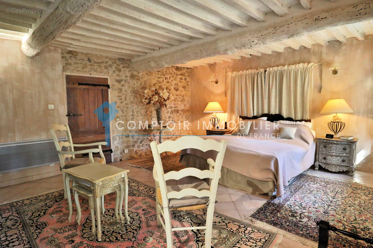 Maison à ROBION