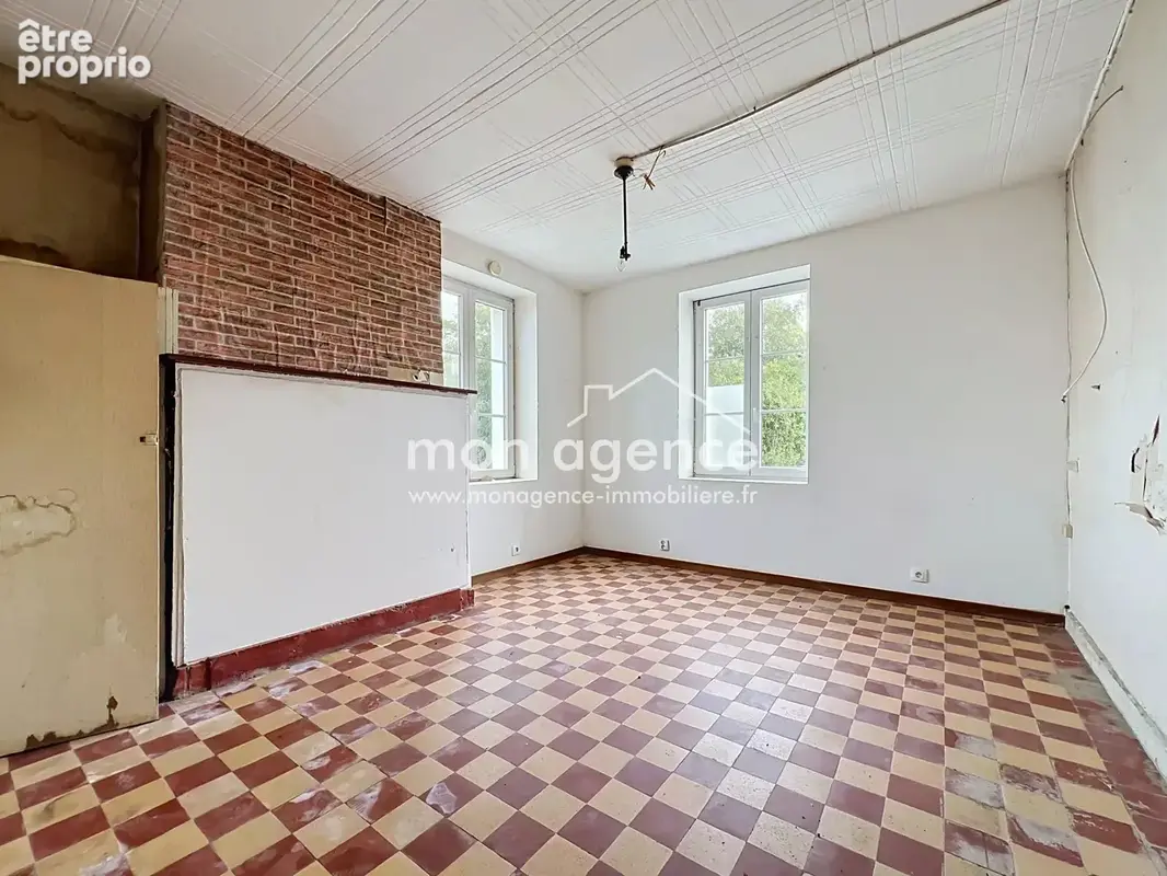 À vendre, ancien Café de la Gare à rénover, offrant un très beau potentiel - photo 4