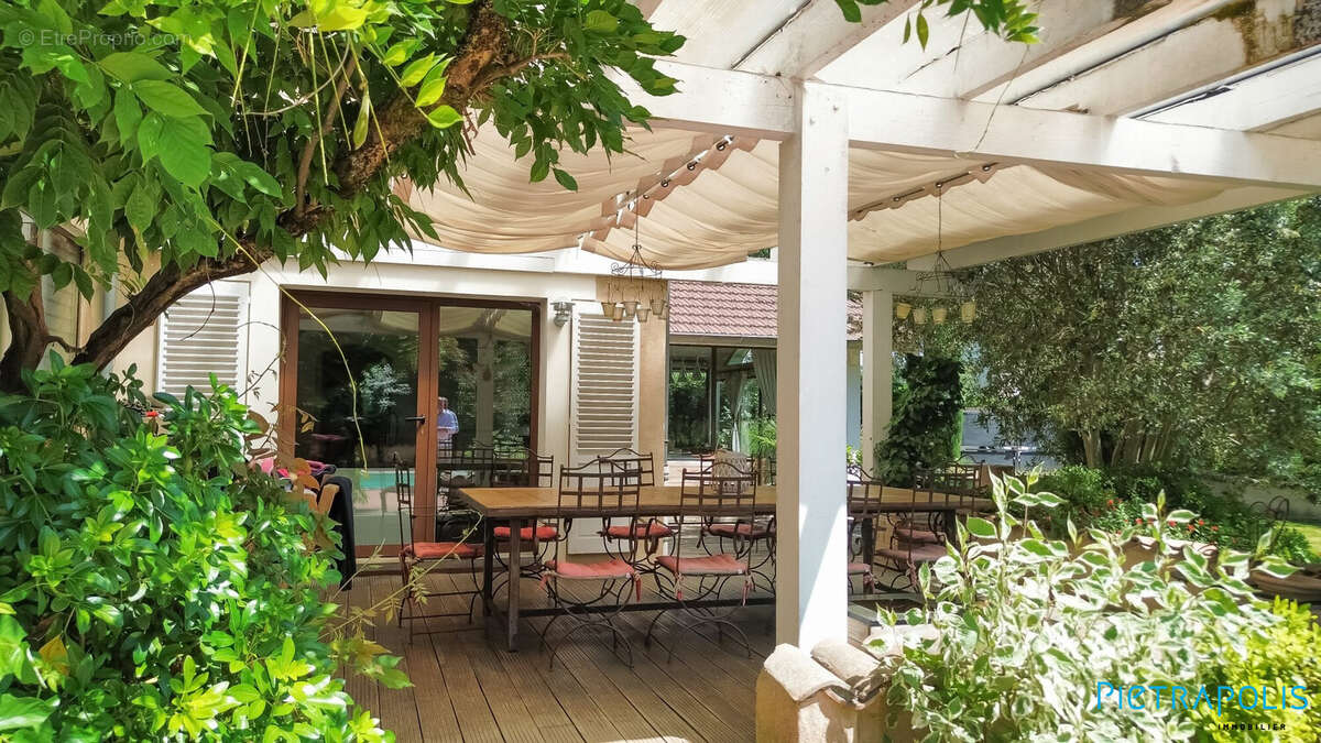 Maison à CHARLY