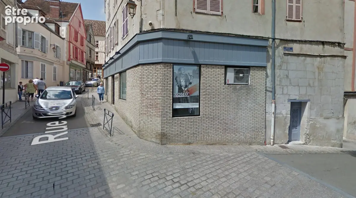 Auxerre 11-13 rue joubert - un lot de 2 locaux commerciaux - un de  153m² et un de 72m² - photo 5
