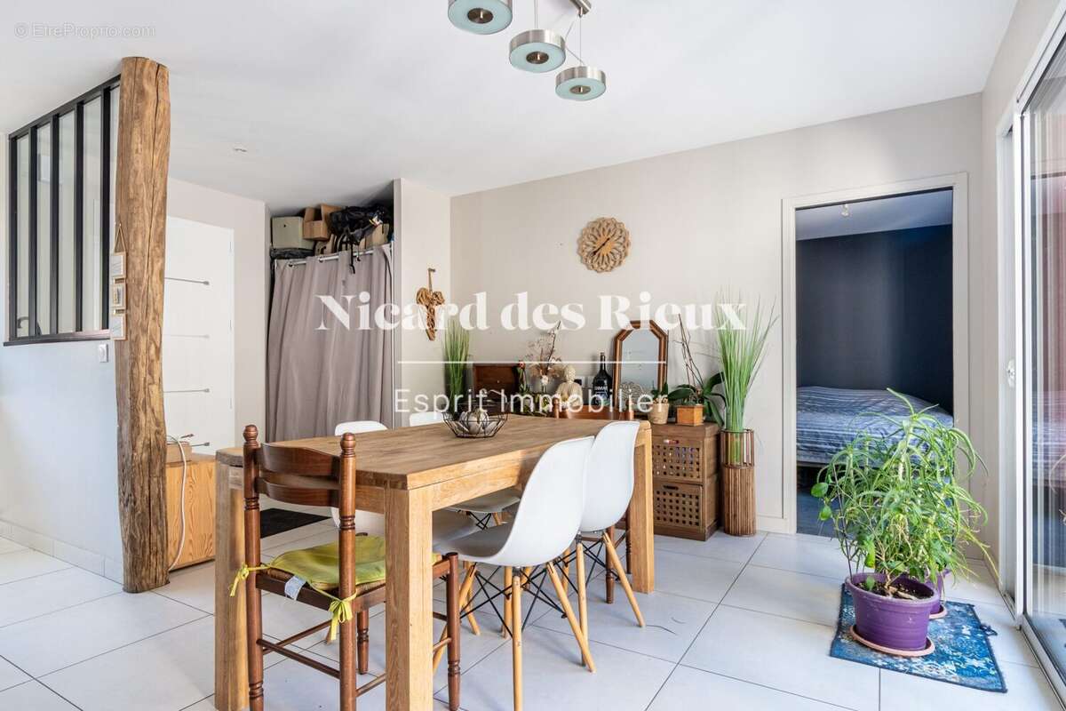 salon - Maison à COMPREIGNAC