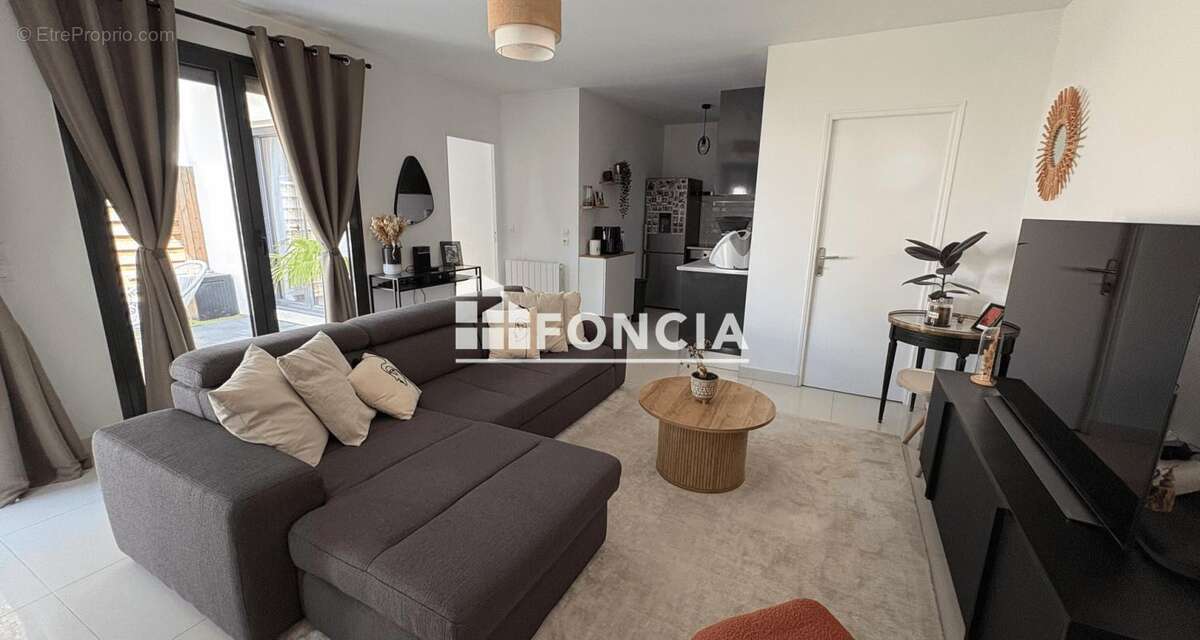 Houilles 15 minutes gare et tram T2-2 pièces Parfait état- terrasse 40m² - photo 3