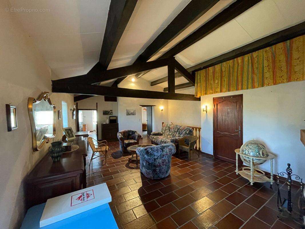 Maison à LABLACHERE