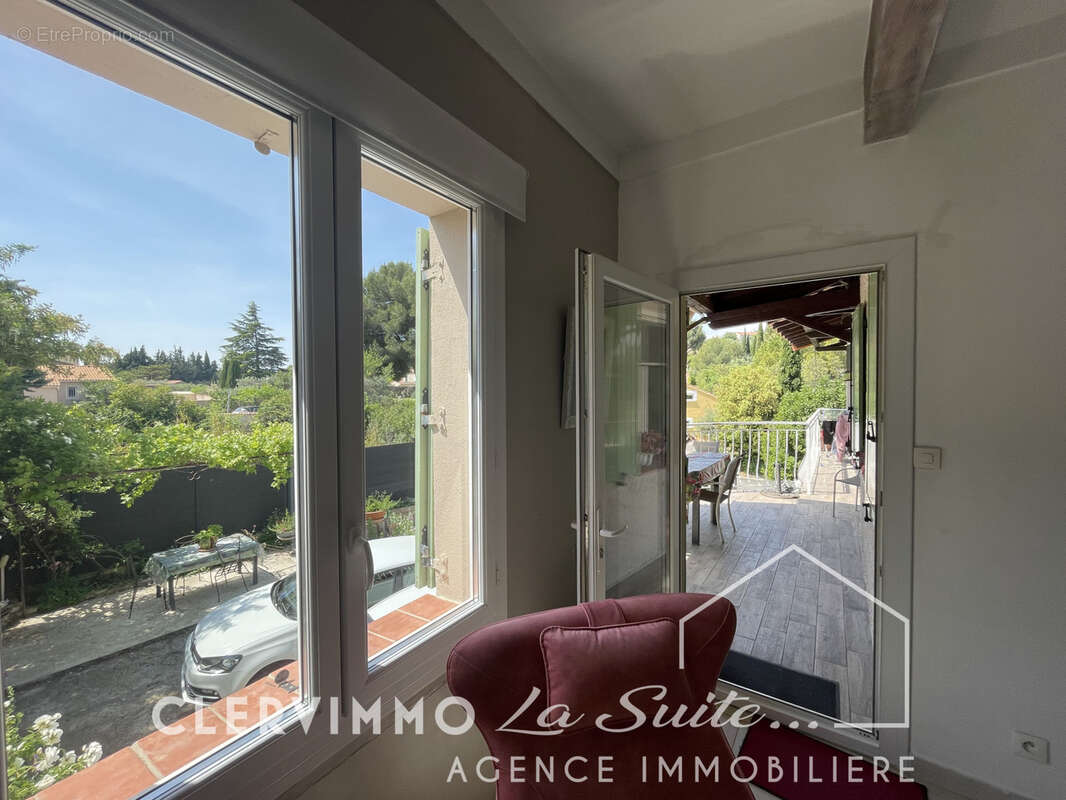 Maison à VELAUX