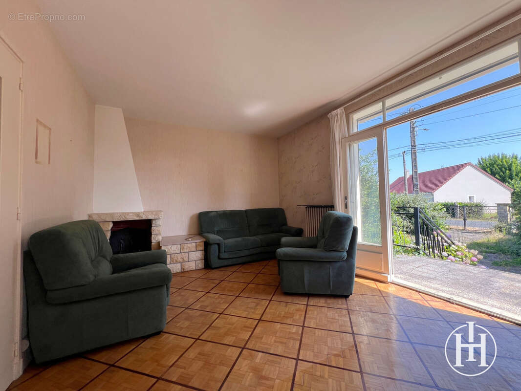 Maison à SAINT-AMAND-MONTROND