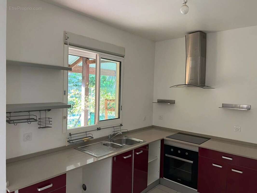 Appartement à REMIRE-MONTJOLY