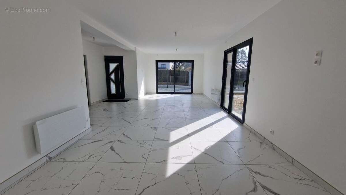 Maison à SAINT-JEAN-DU-CARDONNAY