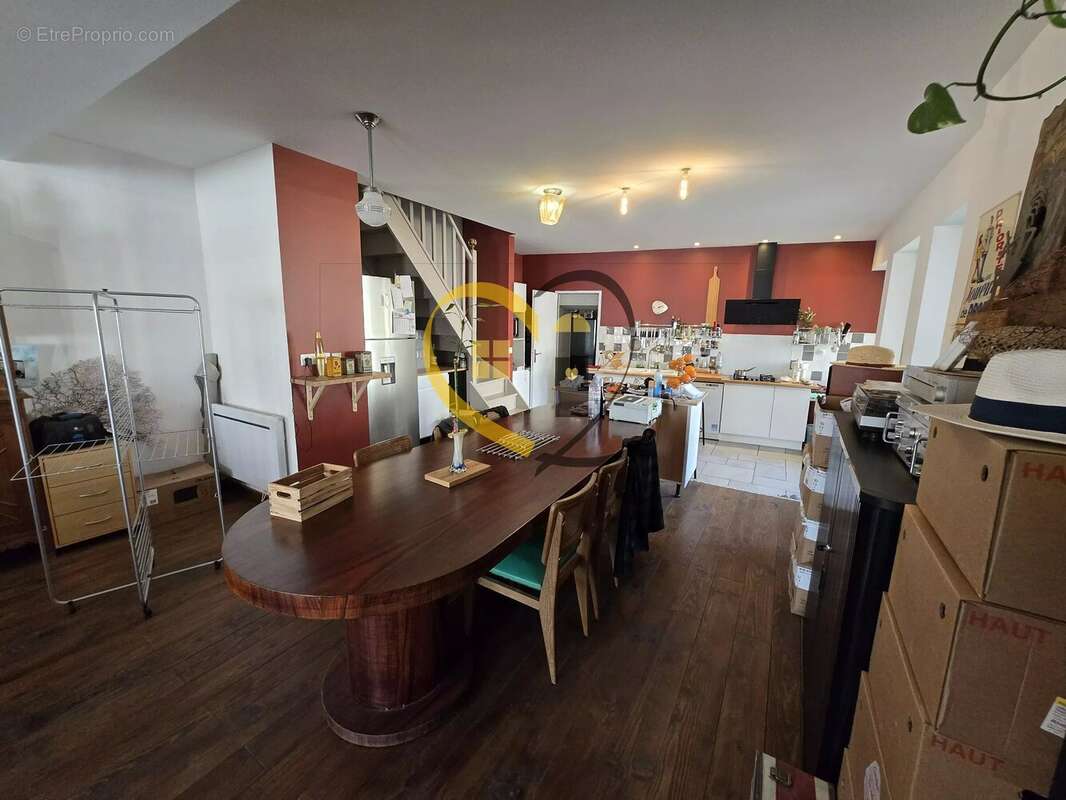 Maison à LES AIX-D'ANGILLON