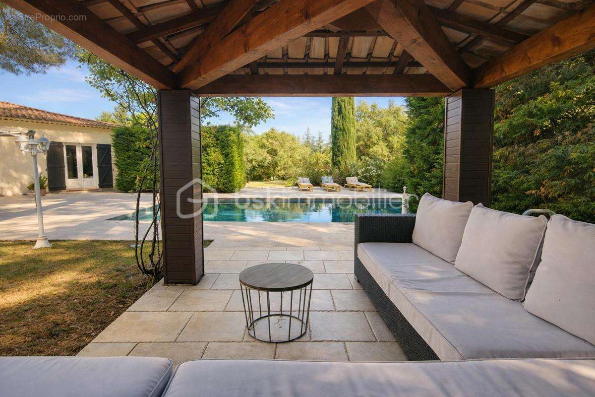 Villa double - plain-pied de 195 m² – Piscine – Garage 35m²– Terrain plat et clos - photo 2