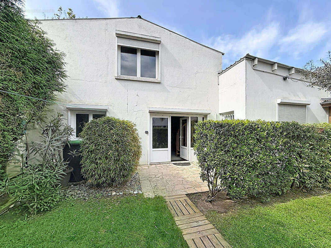 Maison à SAINT-MAUR-DES-FOSSES