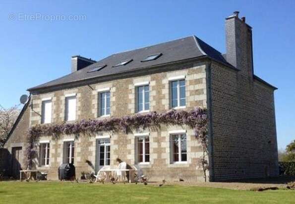 Maison à SAINT-SEVER-CALVADOS