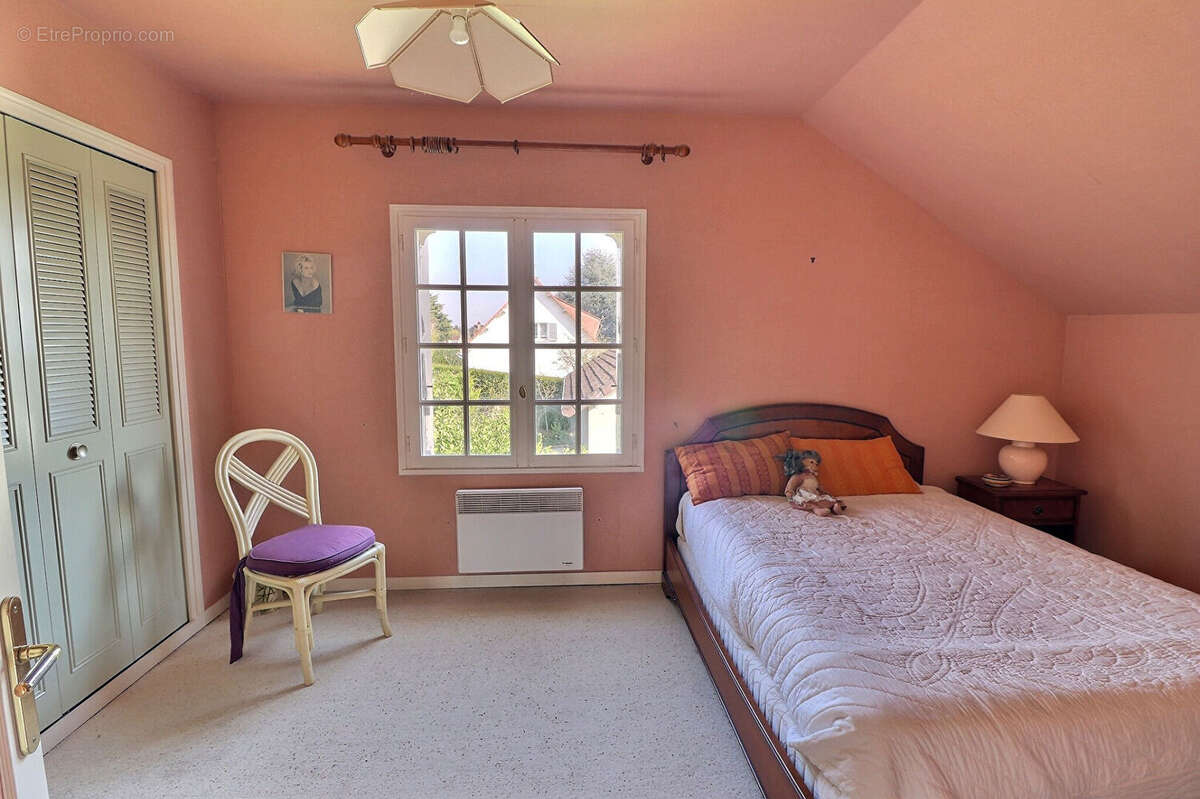 Maison à SAINT-ARNOULT-EN-YVELINES