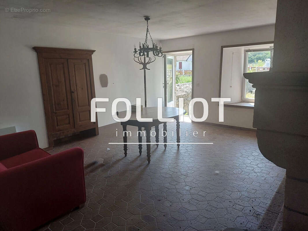 Maison à SAINT-SAUVEUR-LENDELIN