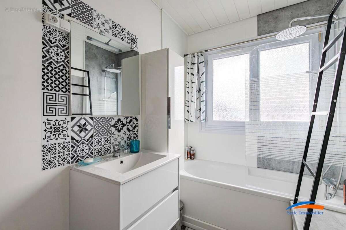  - Appartement à REIMS