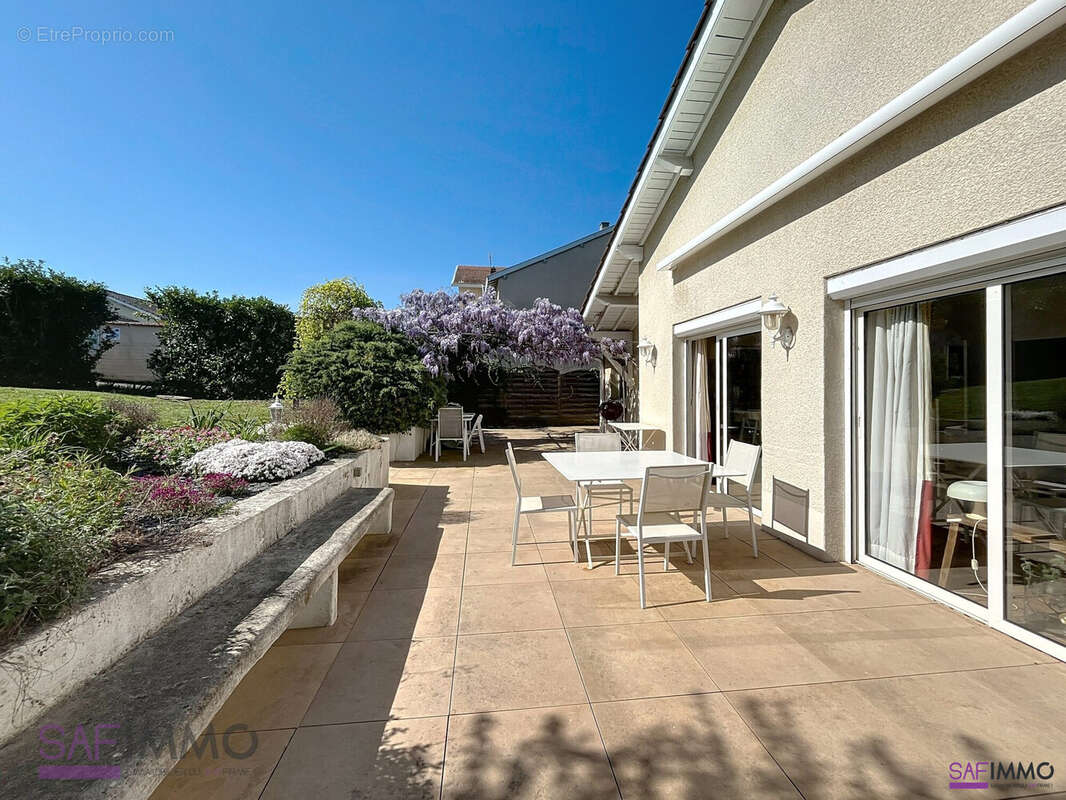 Maison à CURIS-AU-MONT-D&#039;OR