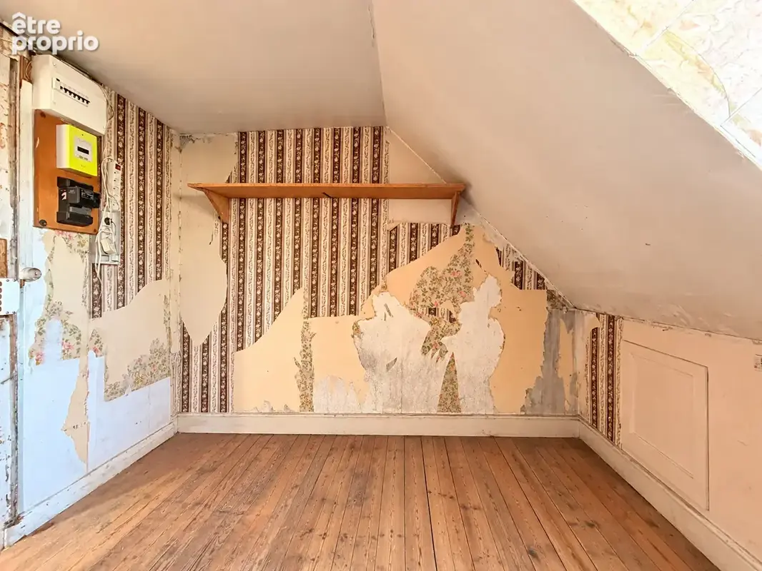 M° Riquet / Rue Riquet. Chambre de service de 5.57 m2 - photo 2