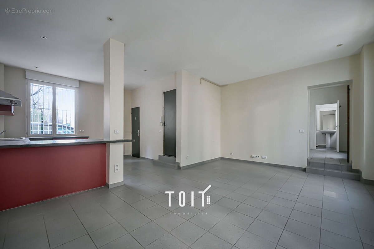 Appartement à PARIS-14E