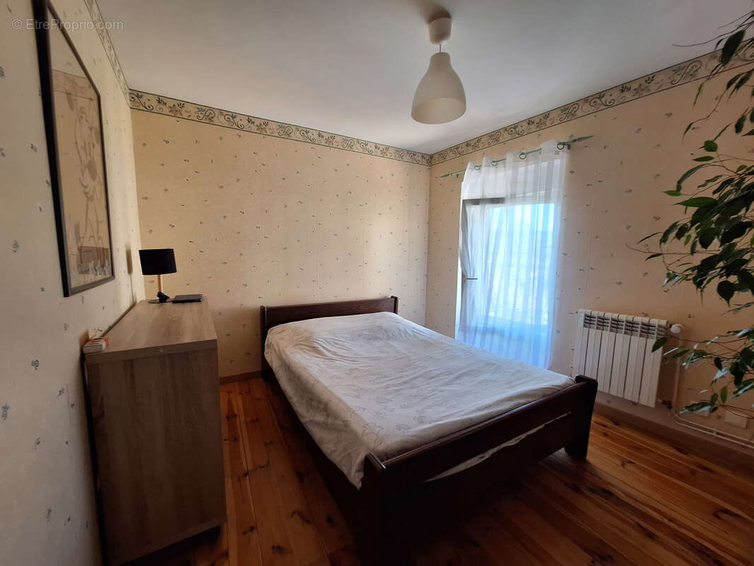 Maison à LA ROCHE-BLANCHE