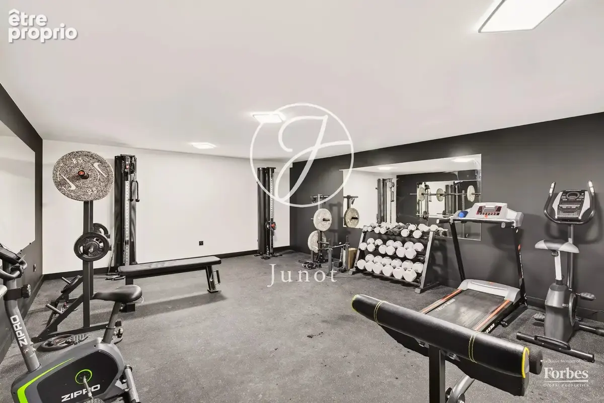 Saint-Cloud - PASTEUR - Maison de 275m² - 5 chambres - Terrain 416m² - photo 17