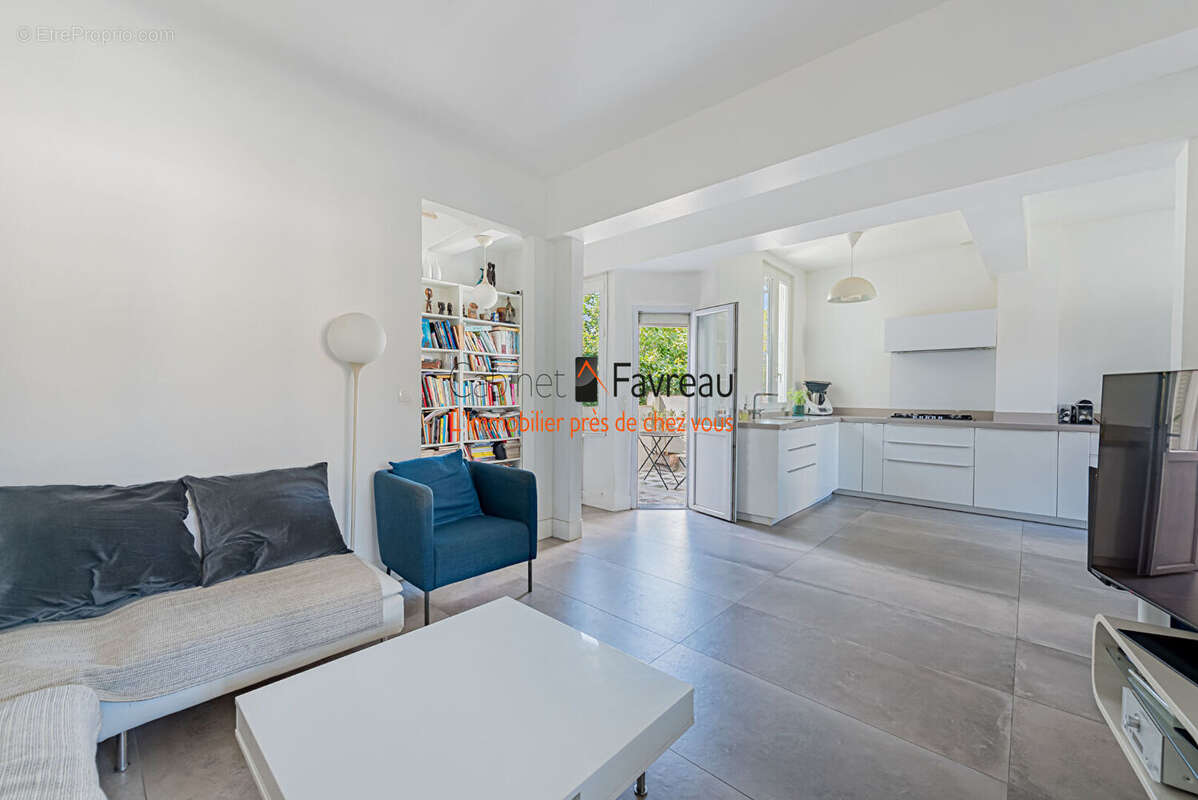 Maison à L&#039;HAY-LES-ROSES