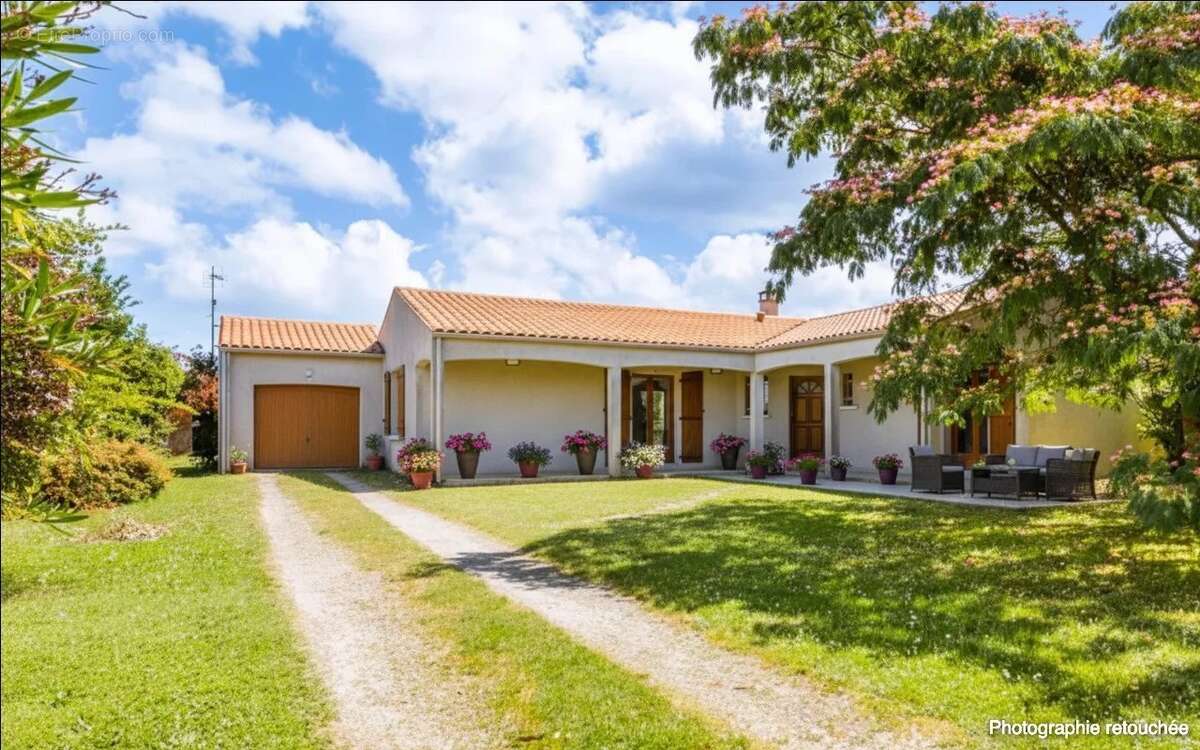 Maison à SAINT-JUST-LUZAC