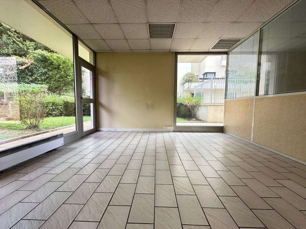 Autre à SAINT-MAUR-DES-FOSSES