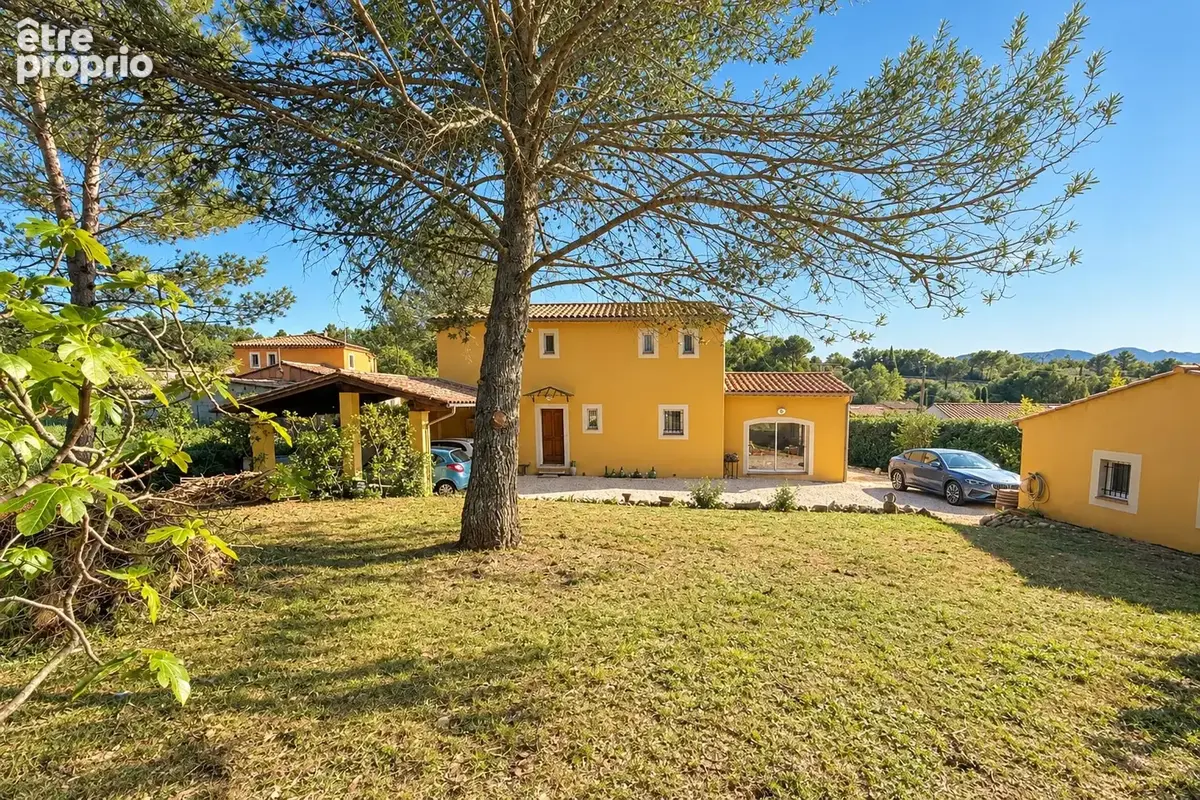 Propriété familiale rénovée avec piscine à Brignoles - photo 18
