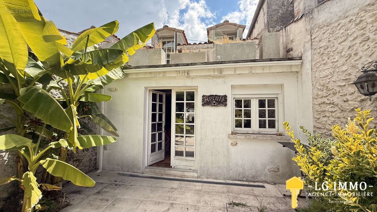 Maison à SEMUSSAC