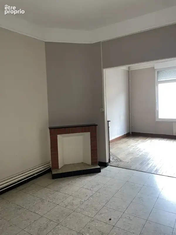 Moreuil centre ville, maison en bon état de plus de 90m2 avec piece a vivre deux chambres et cour - photo 4