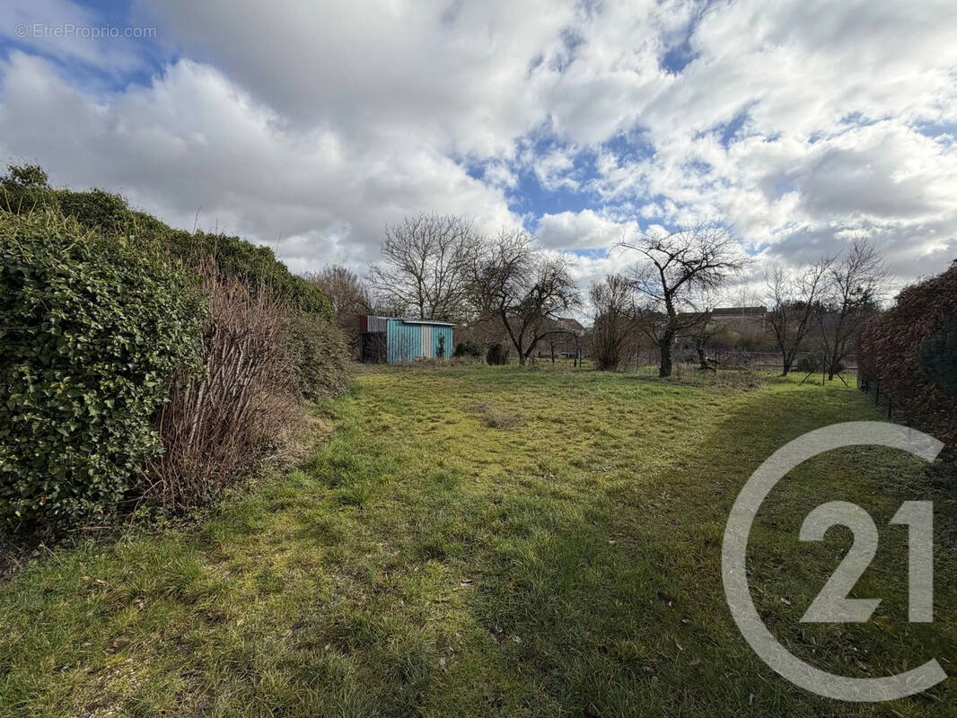 Terrain à CHALONS-EN-CHAMPAGNE